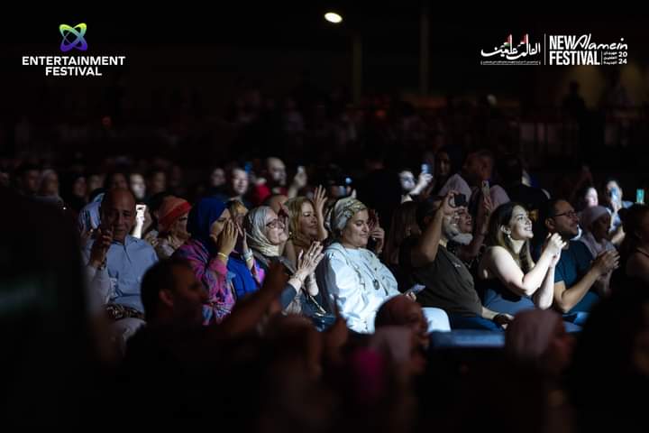 كاظم الساهر يضيء سماء العلمين ... ويطمئن الجمهور إلى صحته (صور)